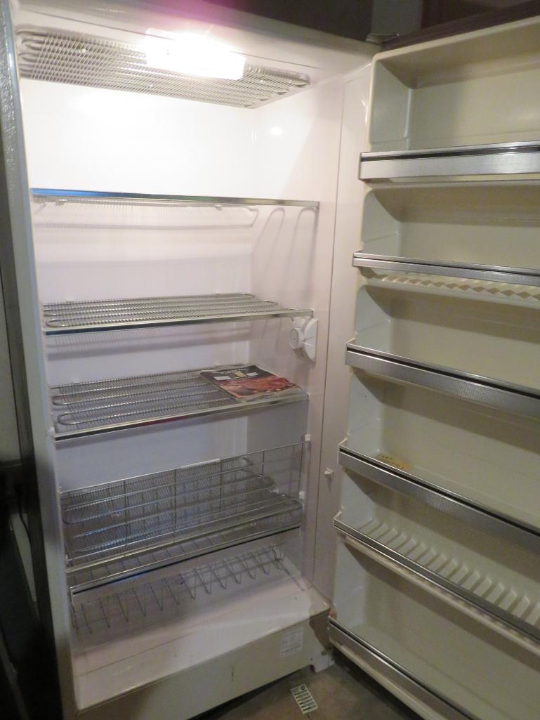 Upright Freezer, Frigidaire