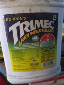 Large weed control lot with sideswipe Pro applicator