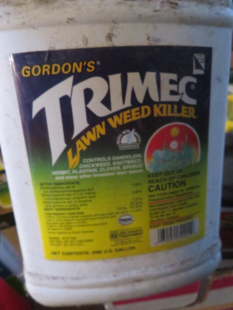 Large weed control lot with sideswipe Pro applicator