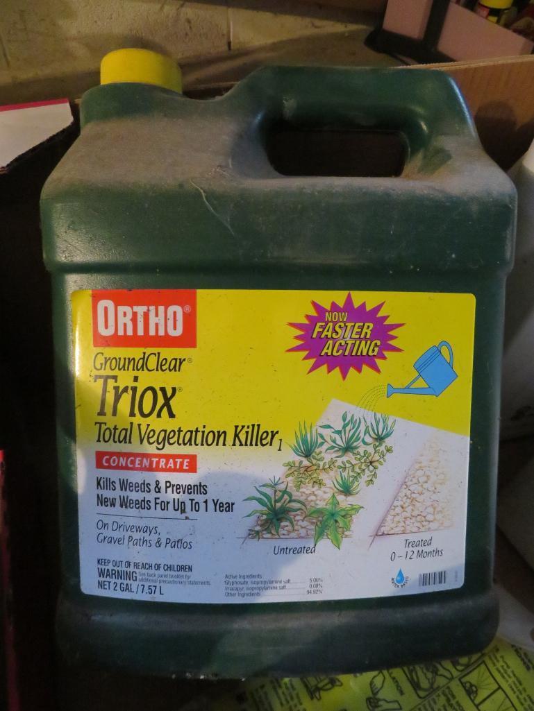 Large weed control lot with sideswipe Pro applicator