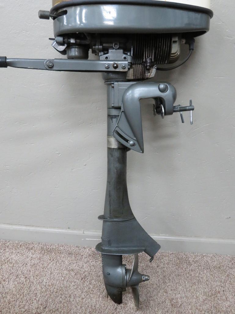 West Bend Shrimp 3 1/2 Hp outboard Motor with manual