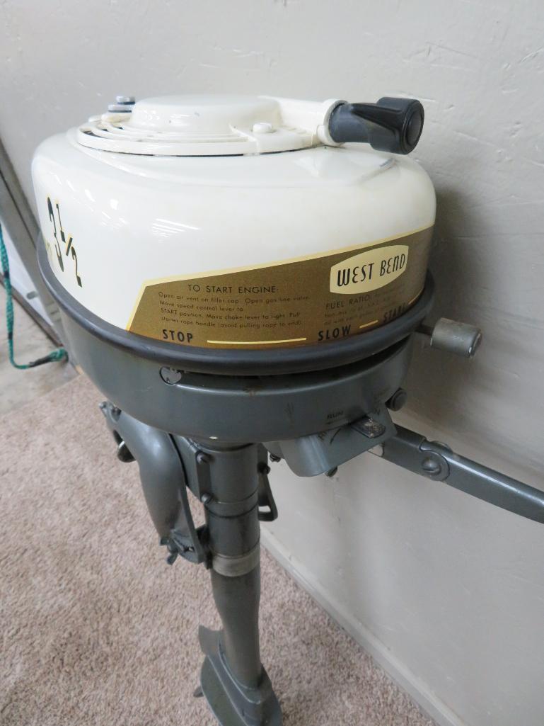 West Bend Shrimp 3 1/2 Hp outboard Motor with manual