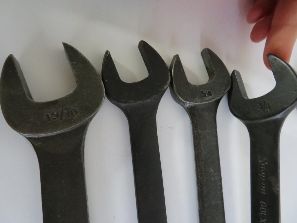18 assorted Snap On combination wrenches, 5" to 12"