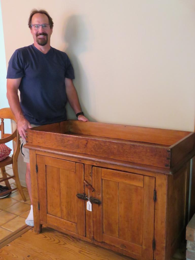 Very nice dry sink, 45" wide, 21" deep and 33" tall