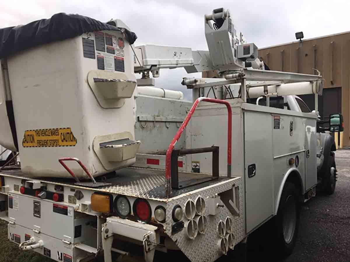 2011 Ford F550 4WD Bucket Truck, s/n 1FDUF5HT6BEC82271: 6.7L Diesel, Altec