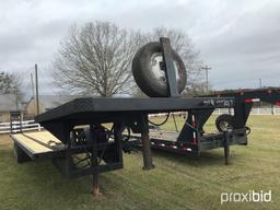 30' Gooseneck Tilt Bed Trailer: Ramps