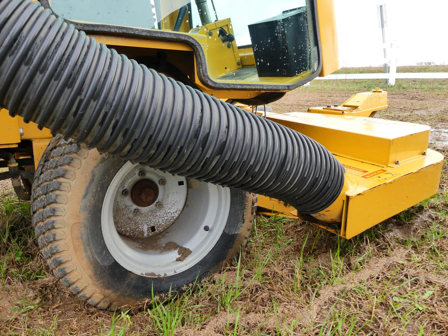 Hustler 3400 Mower: w/ Vac System, Cover Cab