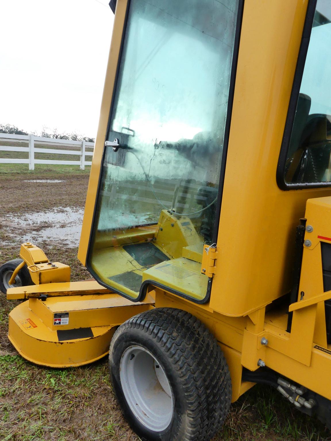 Hustler 3400 Mower: w/ Vac System, Cover Cab