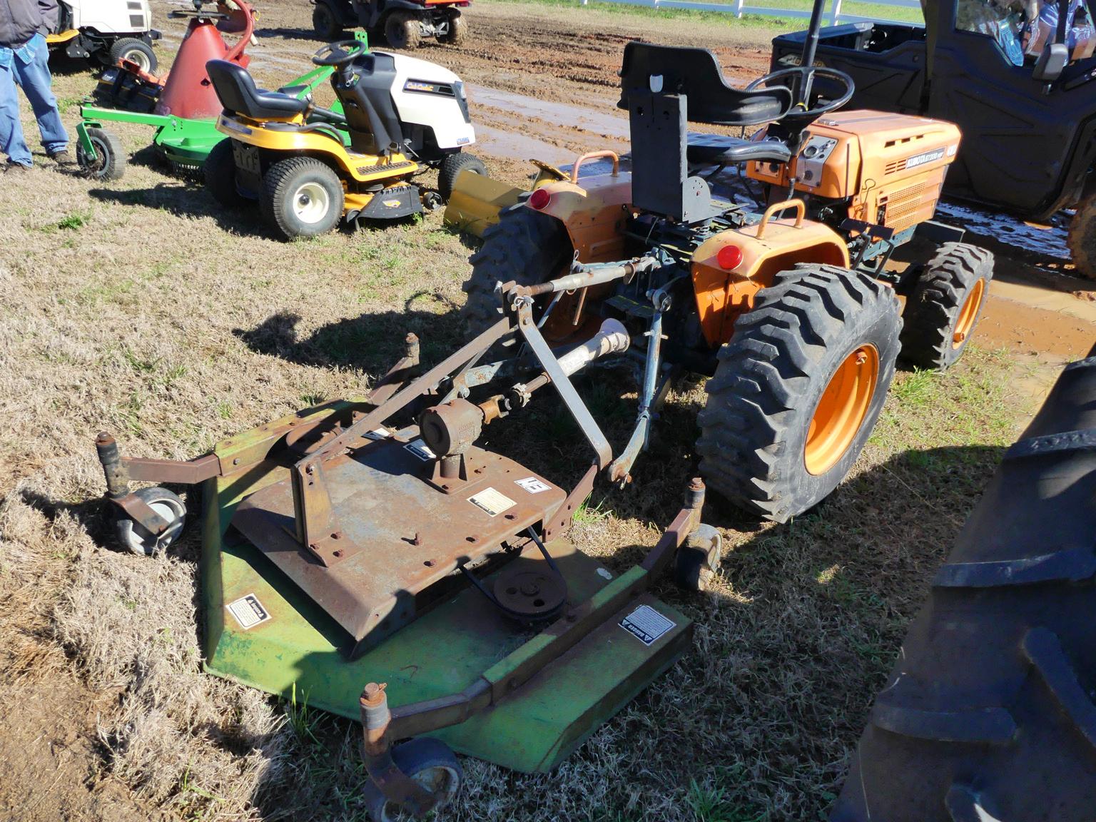 Kubota B7200 MFWD Tractor w/ Finishing Mower: Meter Shows 773 hrs