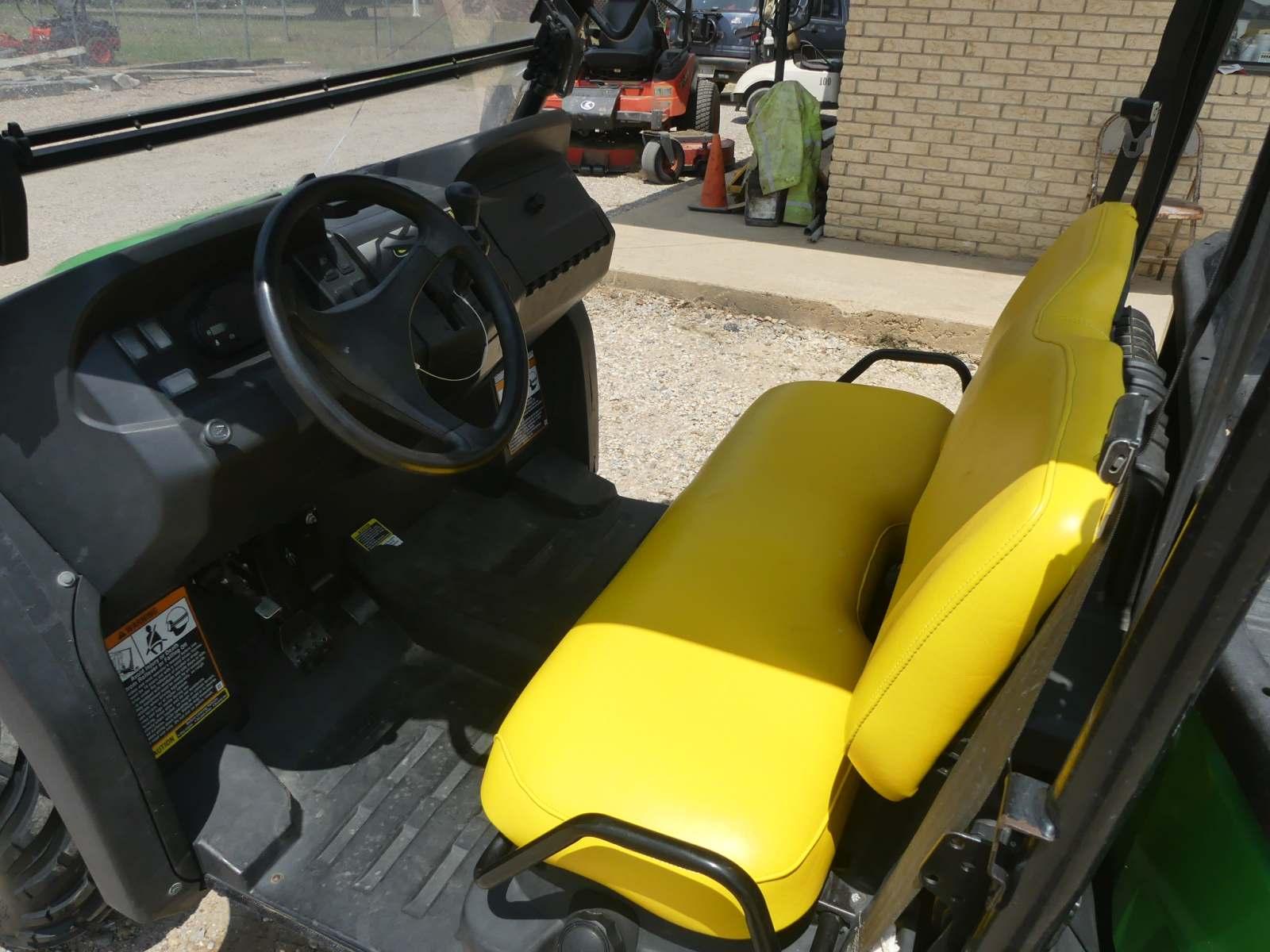 2014 John Deere Gator 550 4WD Utility Vehicle, s/n 1M0550TBTEM033606 (No Ti