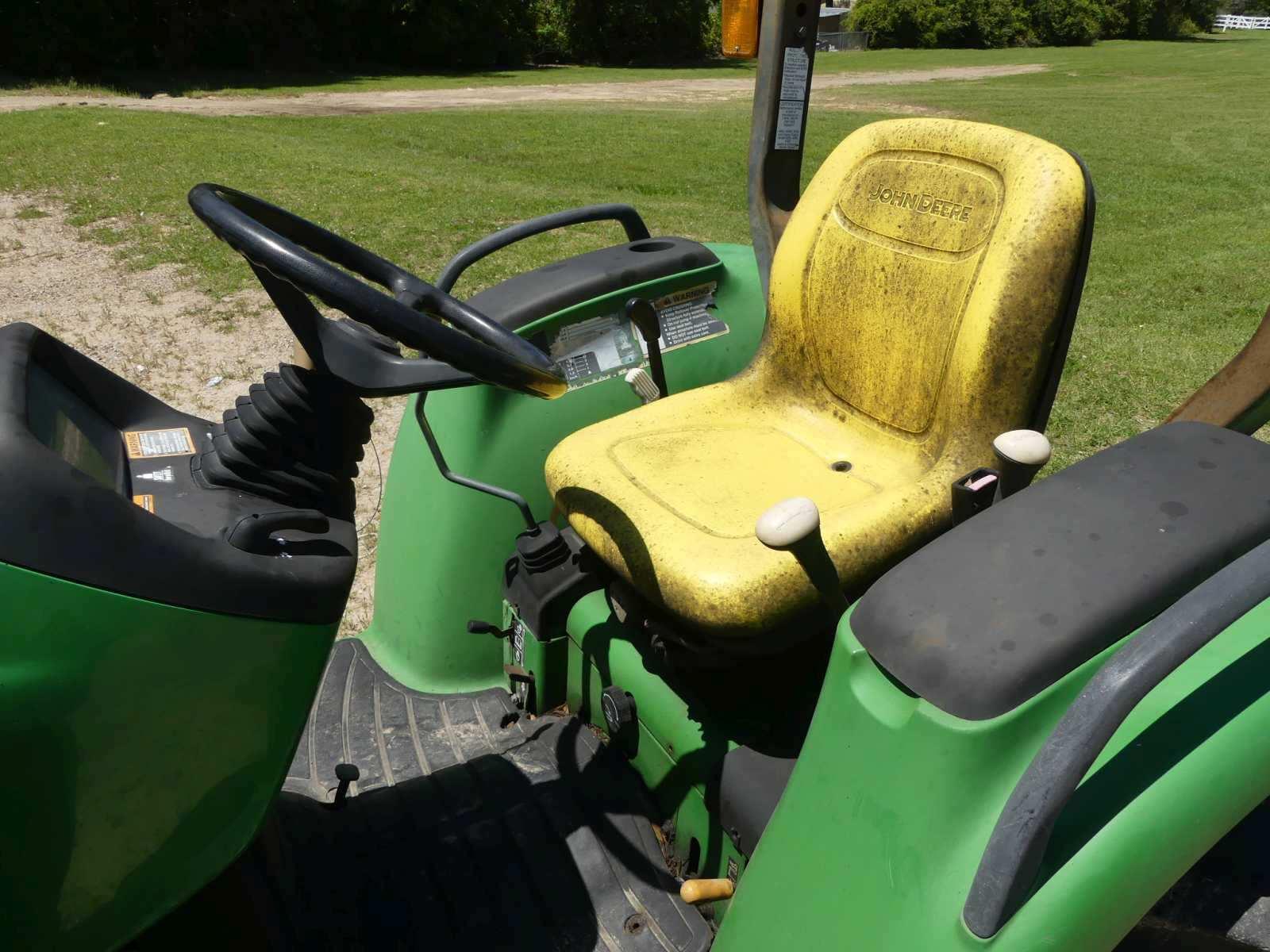 John Deere 4200 MFWD Tractor, s/n LV4200C426511: Loader w/ Bkt.