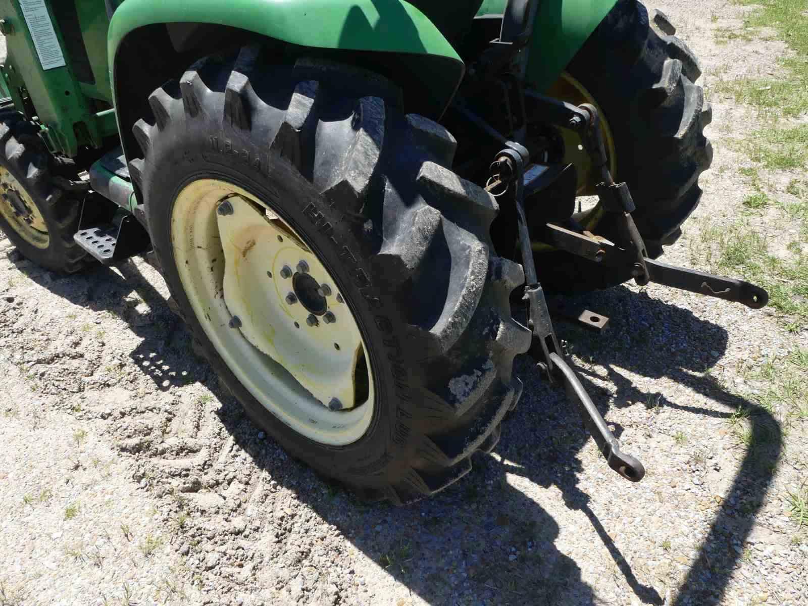 John Deere 4200 MFWD Tractor, s/n LV4200C426511: Loader w/ Bkt.