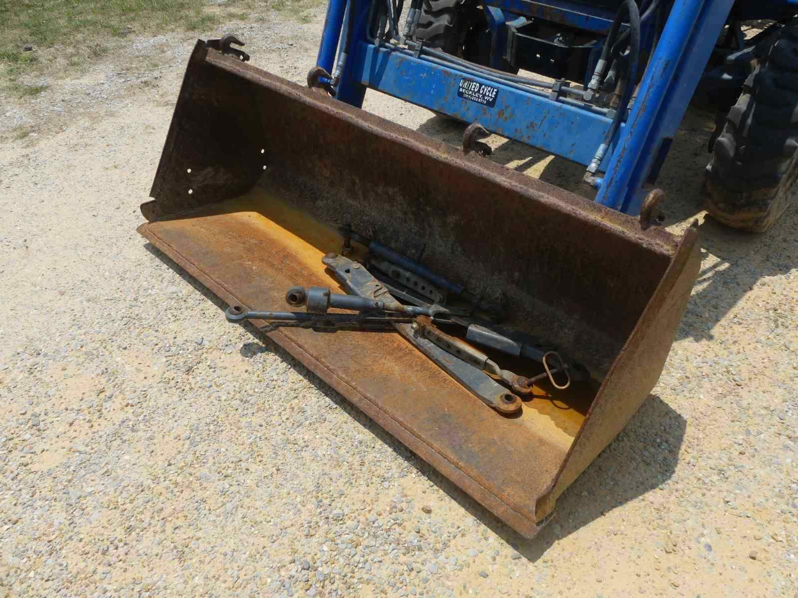 New Holland 1725 MFWD Tractor, s/n G009043: Rollbar, NH 7308 Loader w/ Bkt.