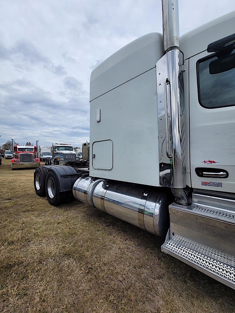 2015 Peterbilt 567 Truck Tractor, s/n 1XPCDP9X1FD292543: SBA, T/A, Sleeper,