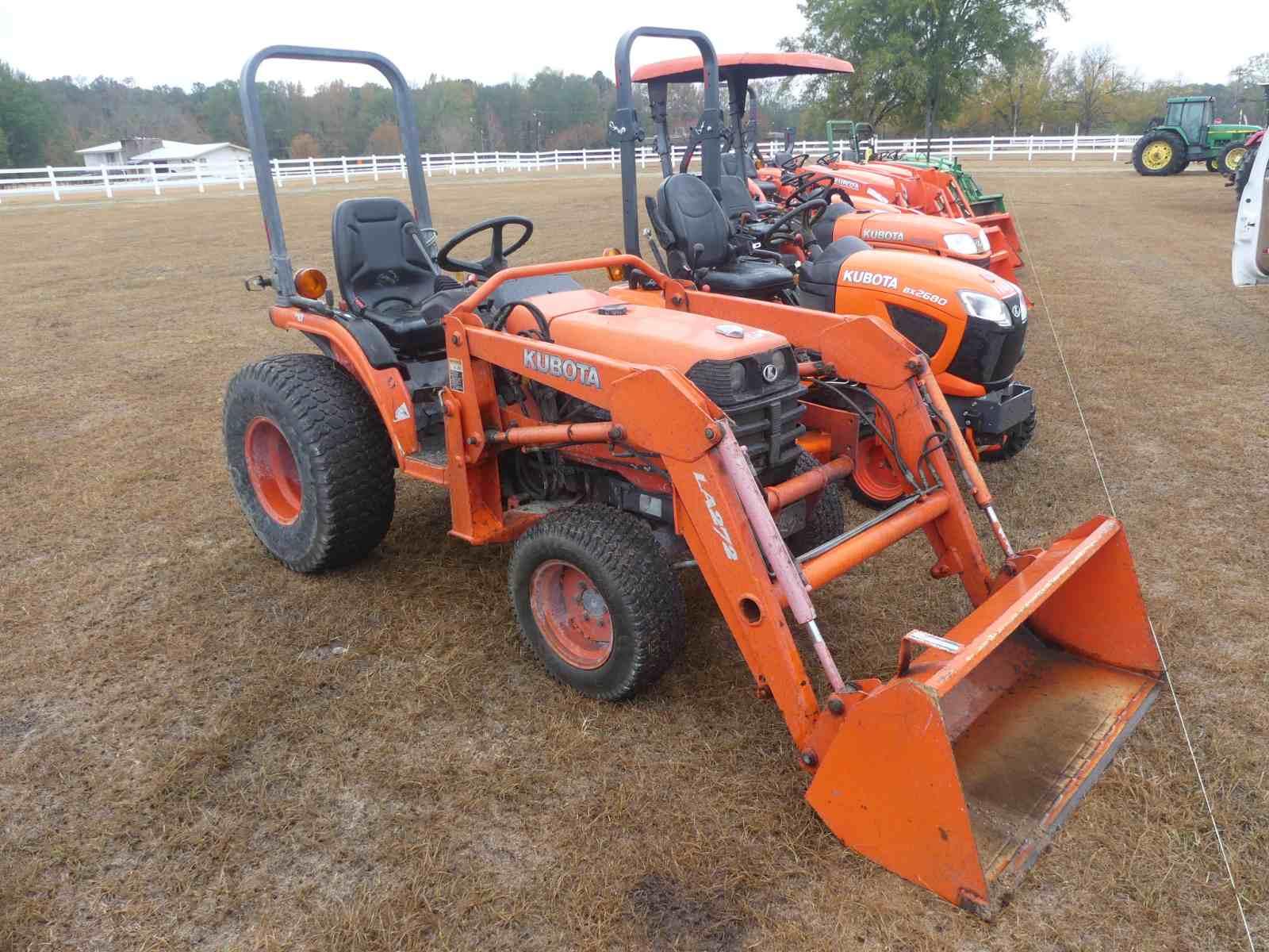 Kubota B7500 Tractor, s/n 63711: Loader, Meter Shows 1122 hrs