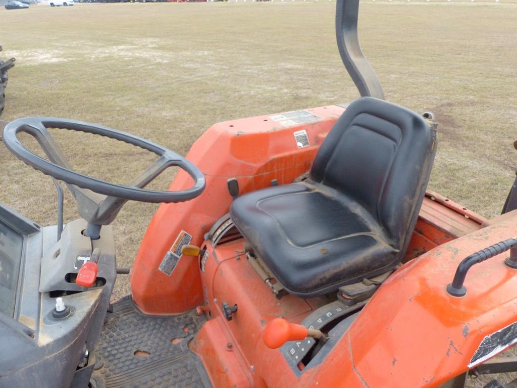 Kubota L2900 MFWD Tractor, s/n 56895: Canopy, Transmission Problem - Missin