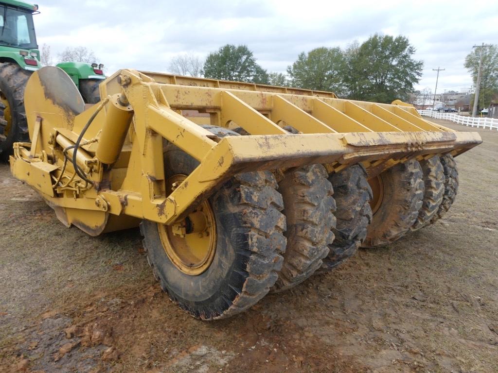 Cat 18-yard Scraper Pan: 4x14.00 Tires