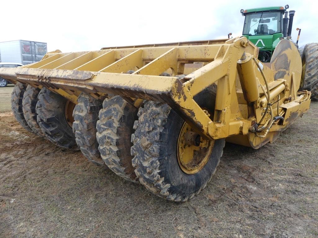 Cat 18-yard Scraper Pan: 4x14.00 Tires