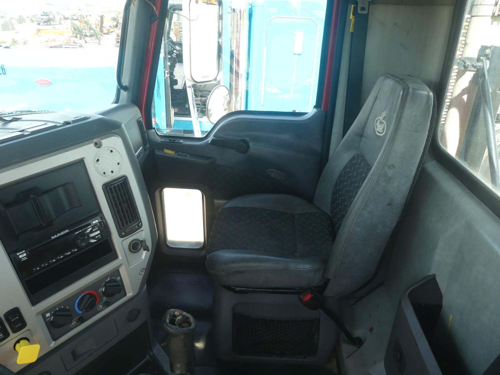 2016 Mack CHU613 Truck Tractor, s/n 1M1AN07Y5GM022046: T/A, Day Cab, Mack E