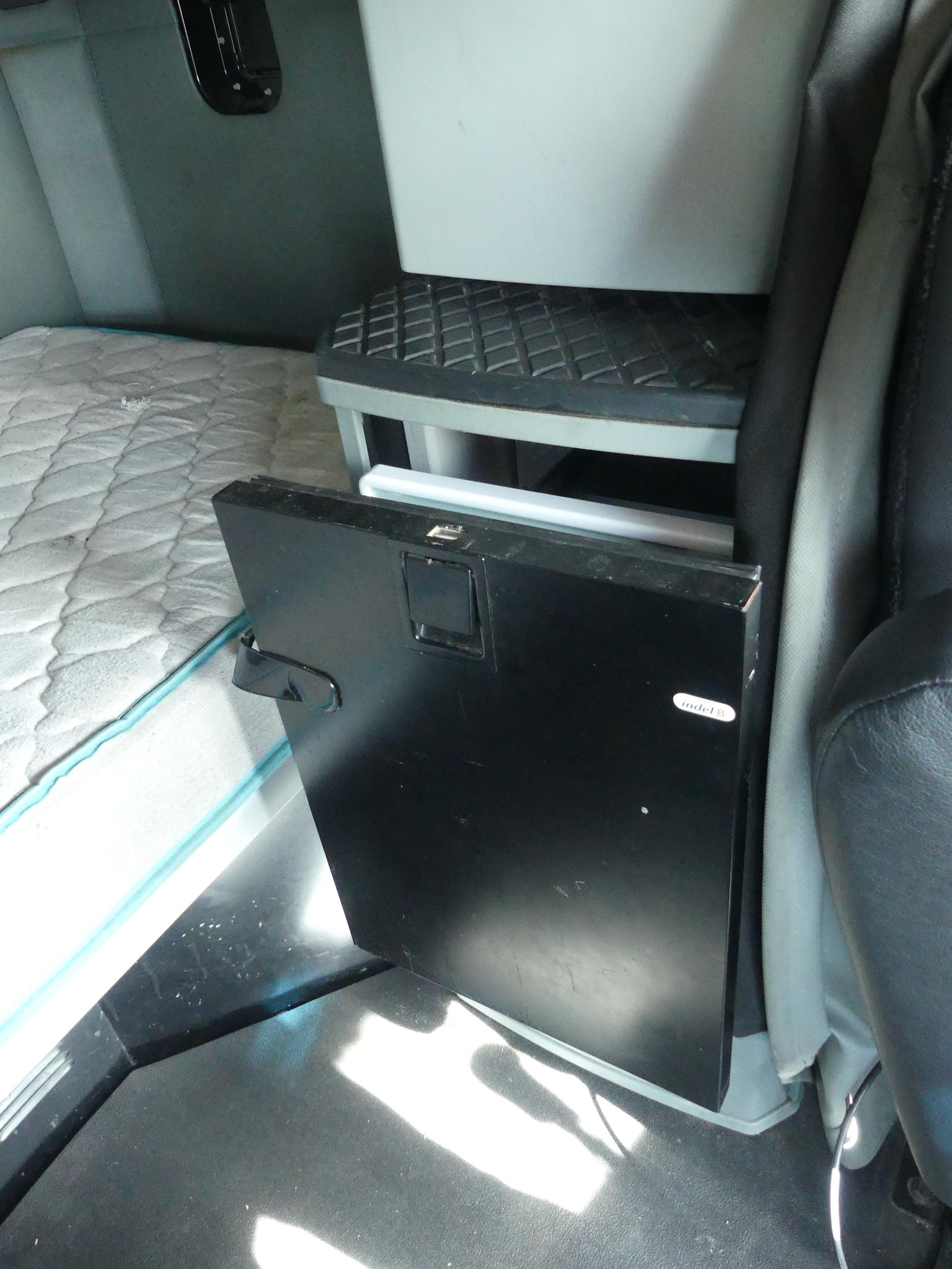 2016 Kenworth T680 Truck Tractor, s/n 1XKYDP9X9GJ129508: T/A, Stand Up Slee