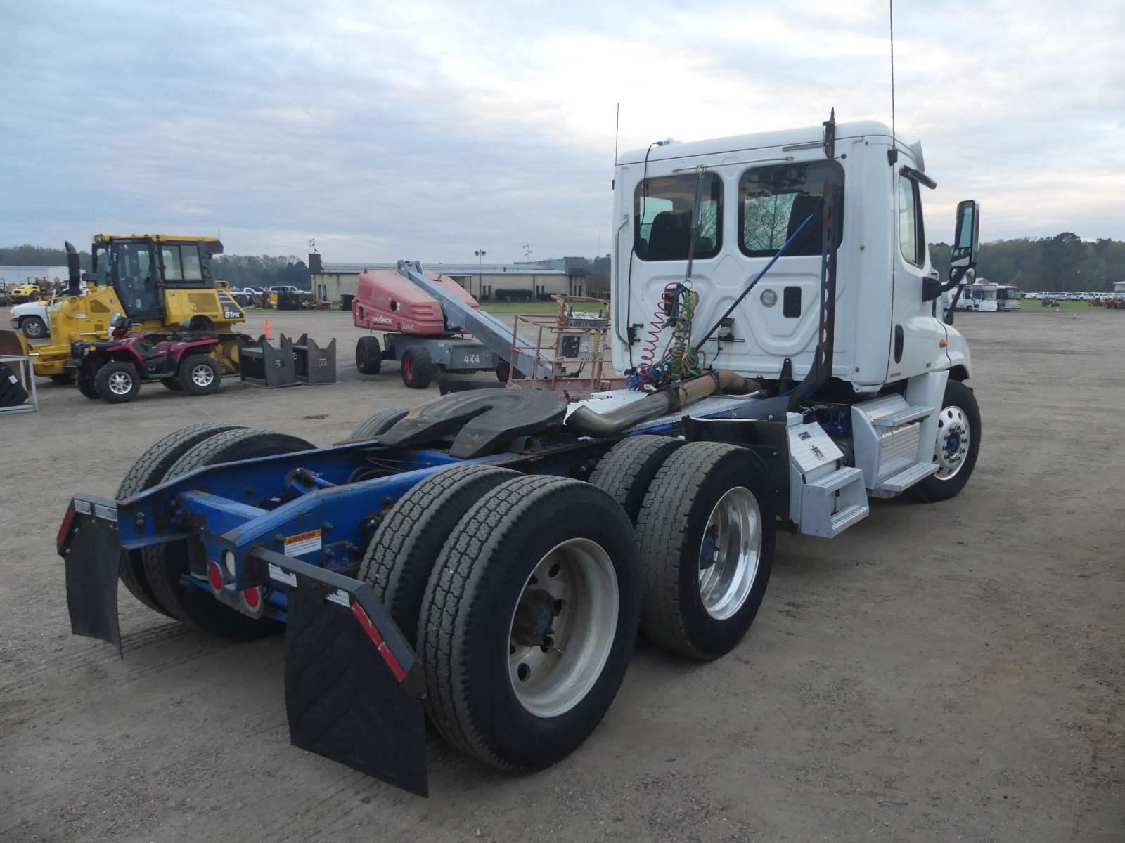 2012 Freightliner Truck Tractor, s/n 1FUJGEDR8CSBM7919 (Title Delay): Day C
