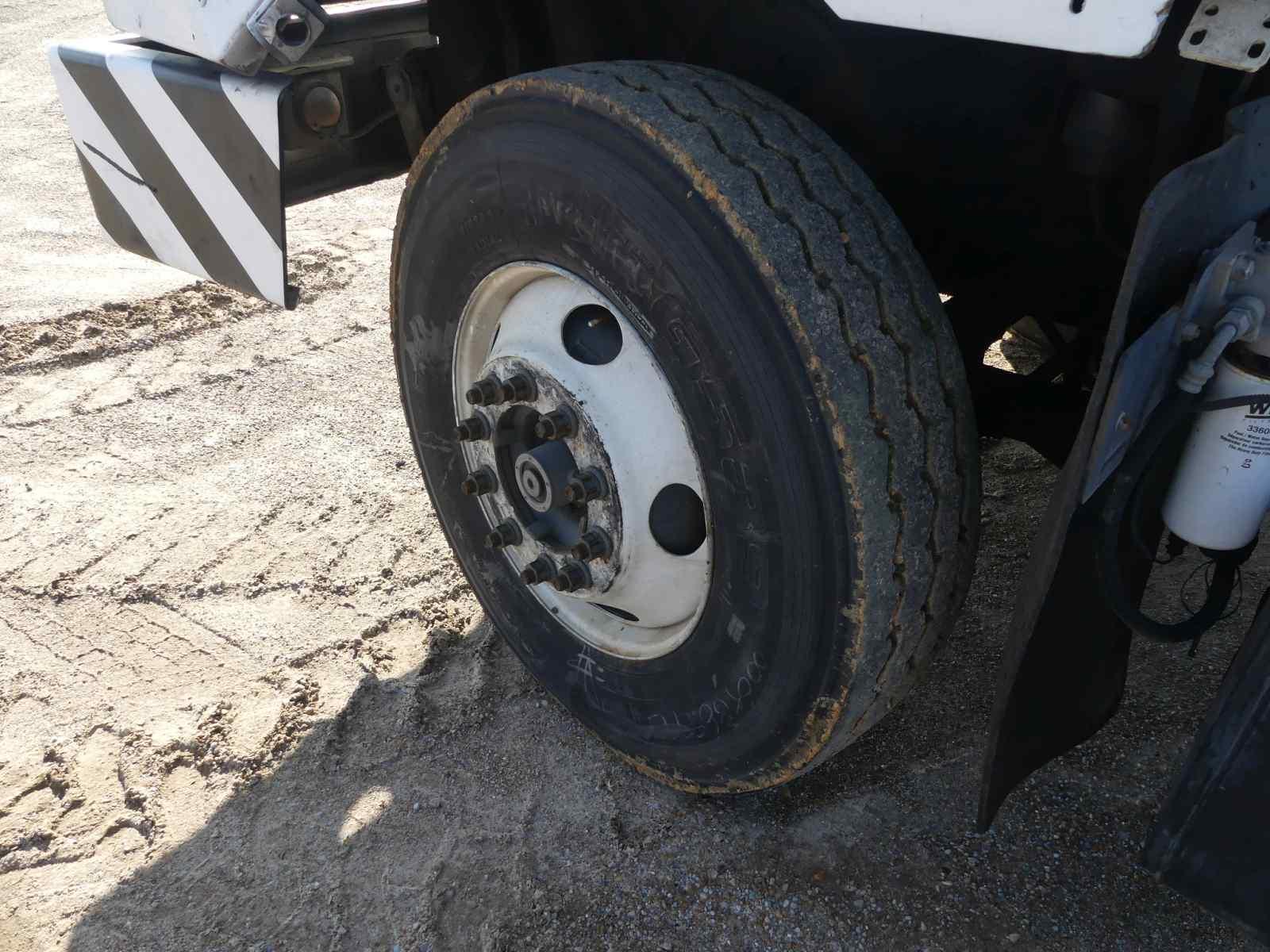 2015 Kalmar Spotter Truck, s/n 335801 (No Title - Bill of Sale Only): 4x2,