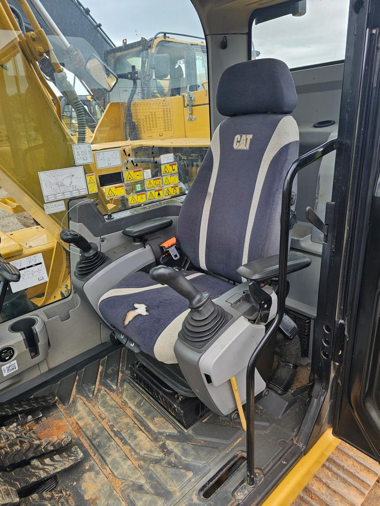 2018 Cat 313FL Excavator, s/n DJE10198: C/A, Aux. Hydraulics, Thumb, 32" Bk