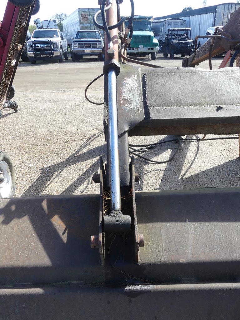 Loader and Canopy off IH 966