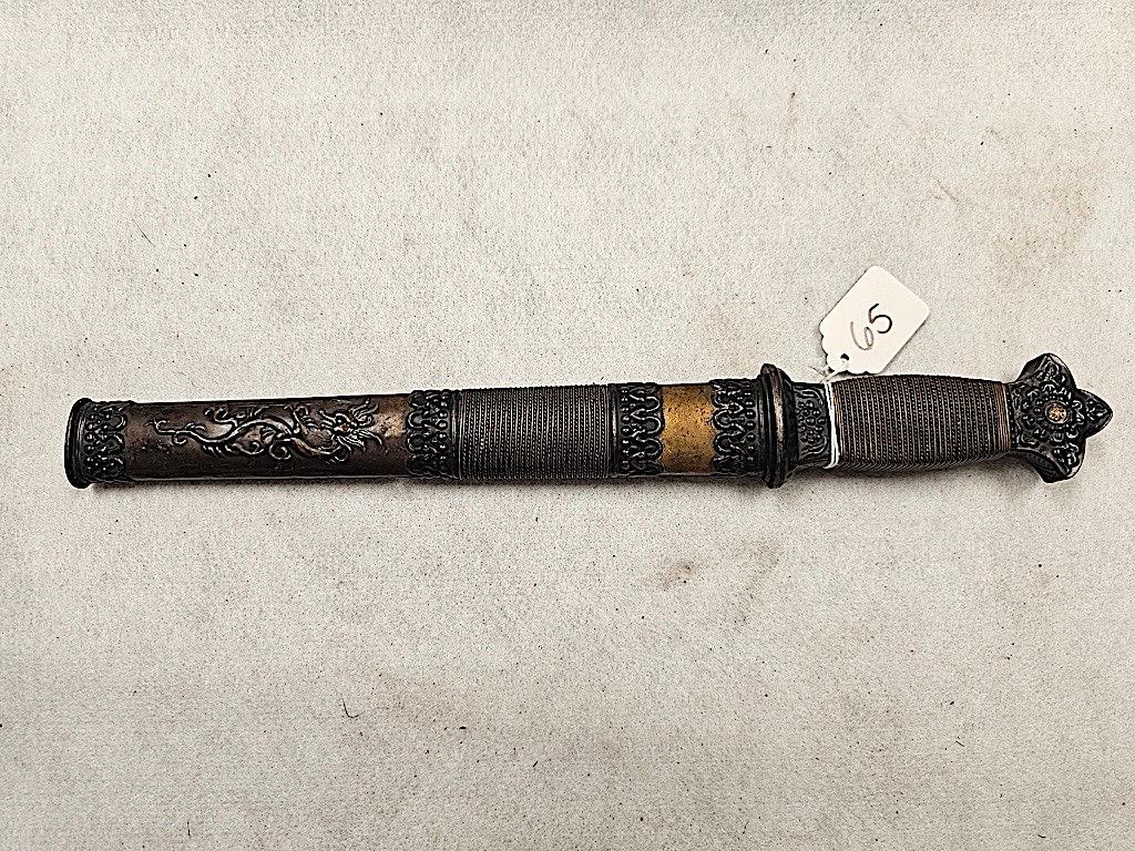 ORIENTAL STYLE KNIFE WITH METAL SHEATH