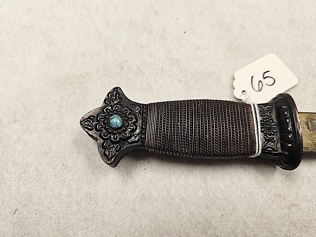 ORIENTAL STYLE KNIFE WITH METAL SHEATH