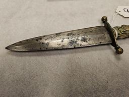 METAL HANDLED DOUBLE EDGE DAGGER NO SHEATH