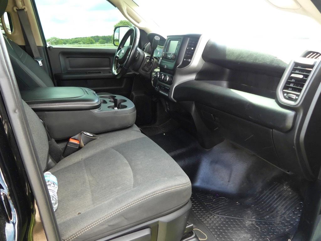2019 Dodge Ram 3500 4WD Flatbed Truck, s/n 3C7WRCL4KG550570: Crew Cab, Cumm