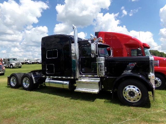 2019 Peterbilt 389 Truck Tractor, s/n 1XPXDP9X8KD602439: T/A, 72" Sleeper,