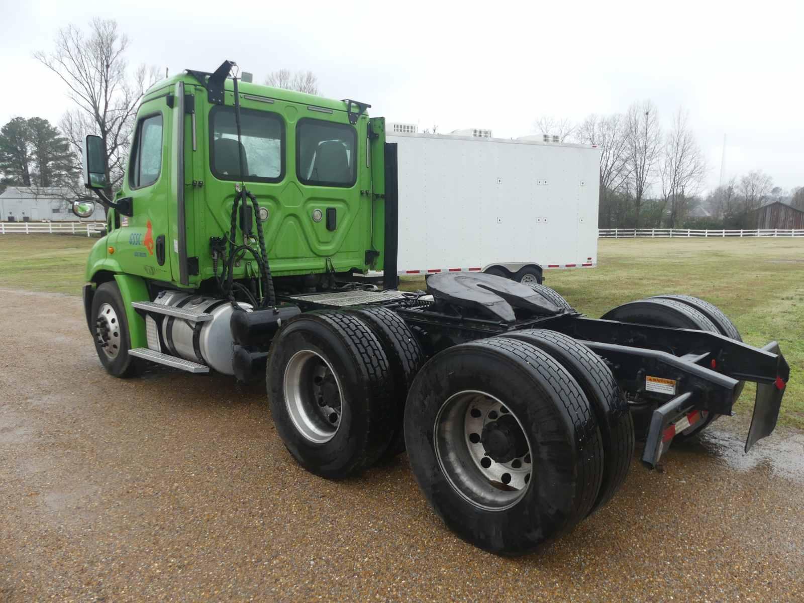 2017 Freightliner Cascadia 113 Truck Tractor, s/n 1FUJGBDV1HLHJ3528: T/A, D