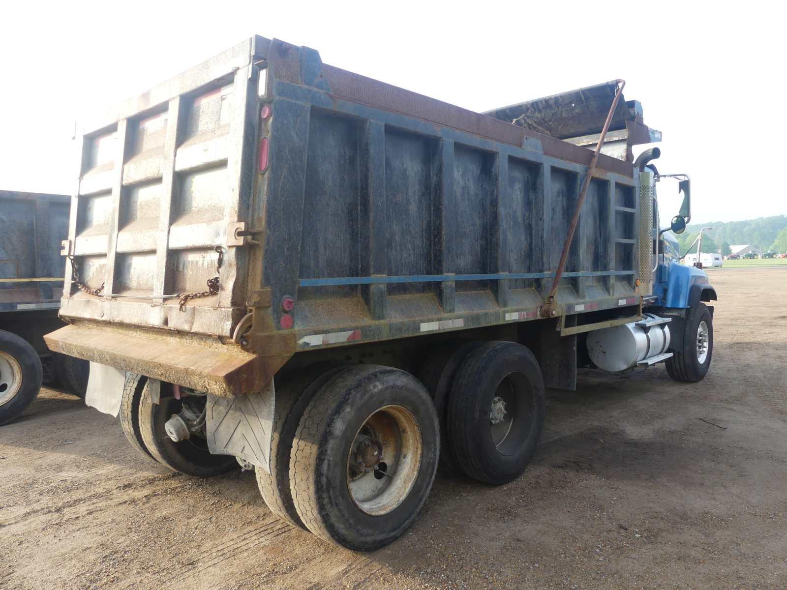 2007 International Paystar 5000i Tandem-axle Dump Truck, s/n 1HTXLAPT07J341