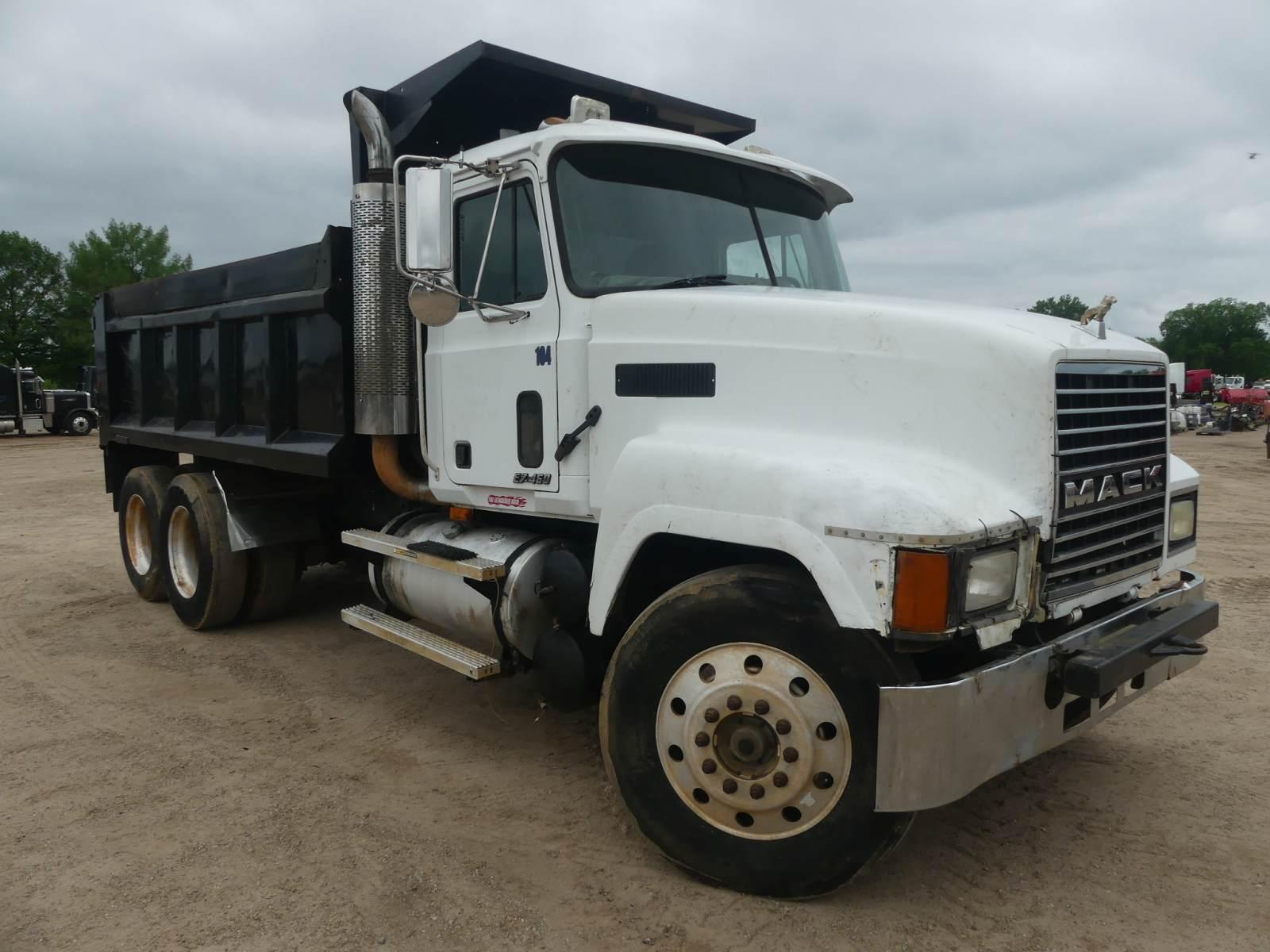 2000 Mack CH613 Tandem-axle Dump Truck, s/n 1M2AA18Y27W131906: 13-sp., 15-y