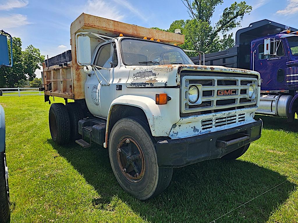 1987 GMC Single-axle Dump Truck, s/n 1GDJ7D1F4HV539774: 5/2-sp., Needs Inje
