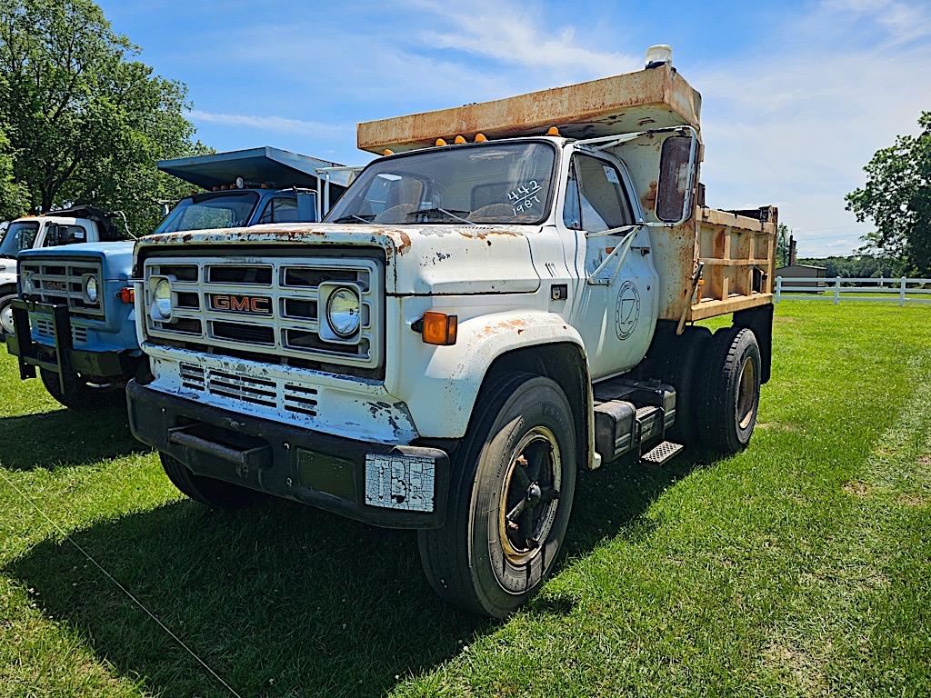 1987 GMC Single-axle Dump Truck, s/n 1GDJ7D1F4HV539774: 5/2-sp., Needs Inje