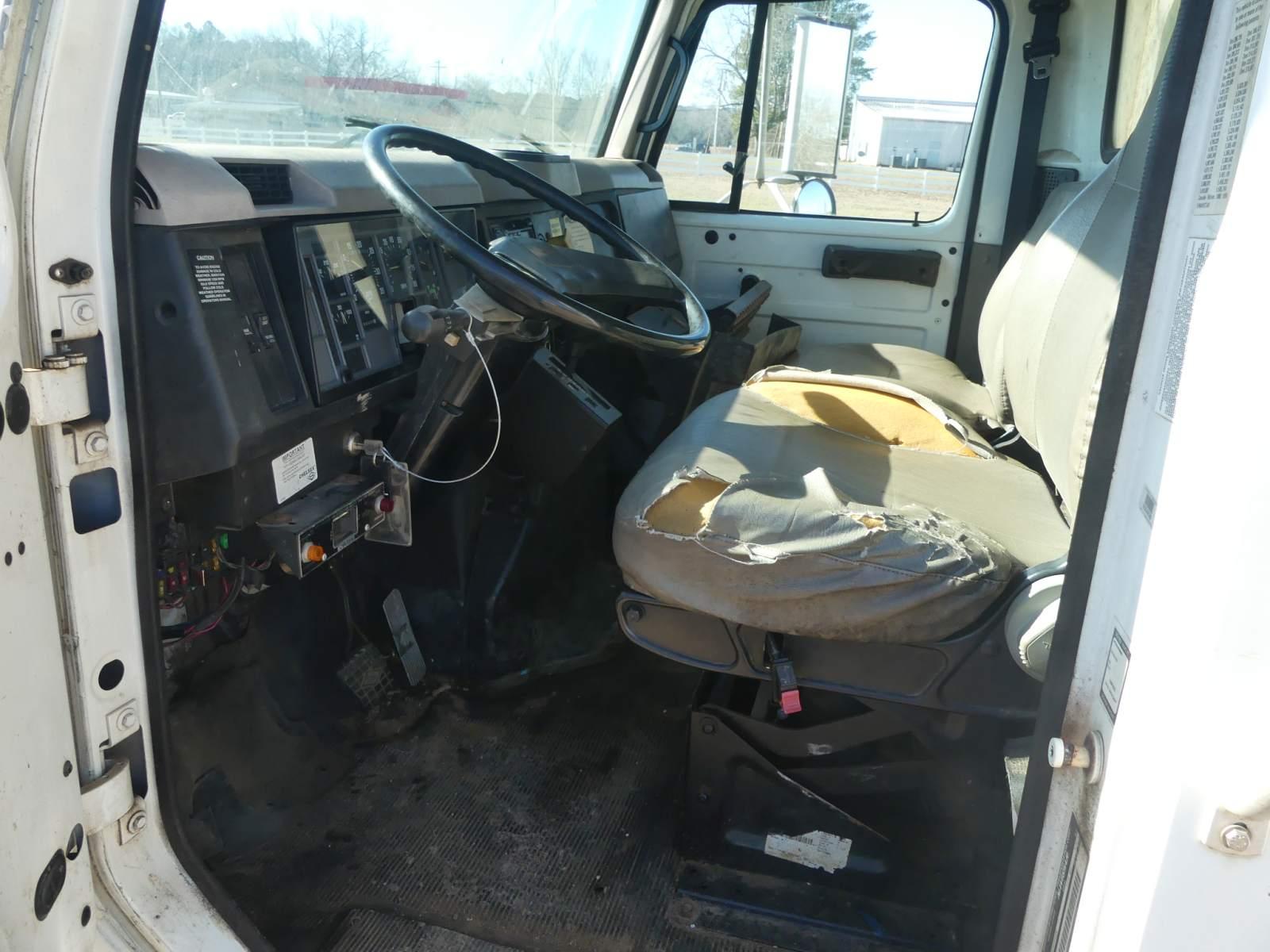 2001 International 4700 Single-axle Dump Truck, s/n 1HTSCAAN11H396218 (Titl