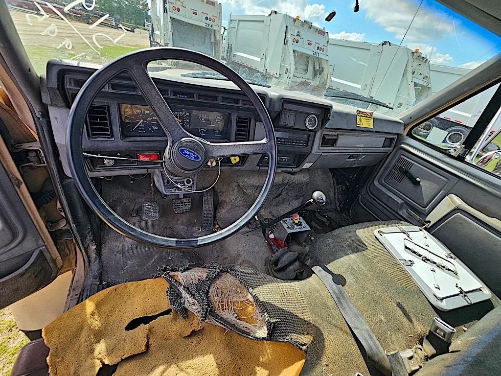 1995 Ford F-Series Waste Oil Truck, s/n 1FDXF82C5TVA23909: 6-sp., Cusco Bod