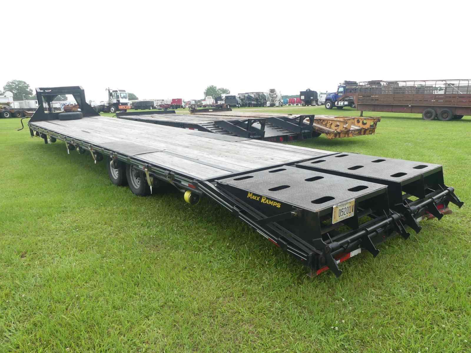 2022 Trailmax 40' Gooseneck Trailer, s/n 4T93H4024NM402305: Dovetail, Ramps