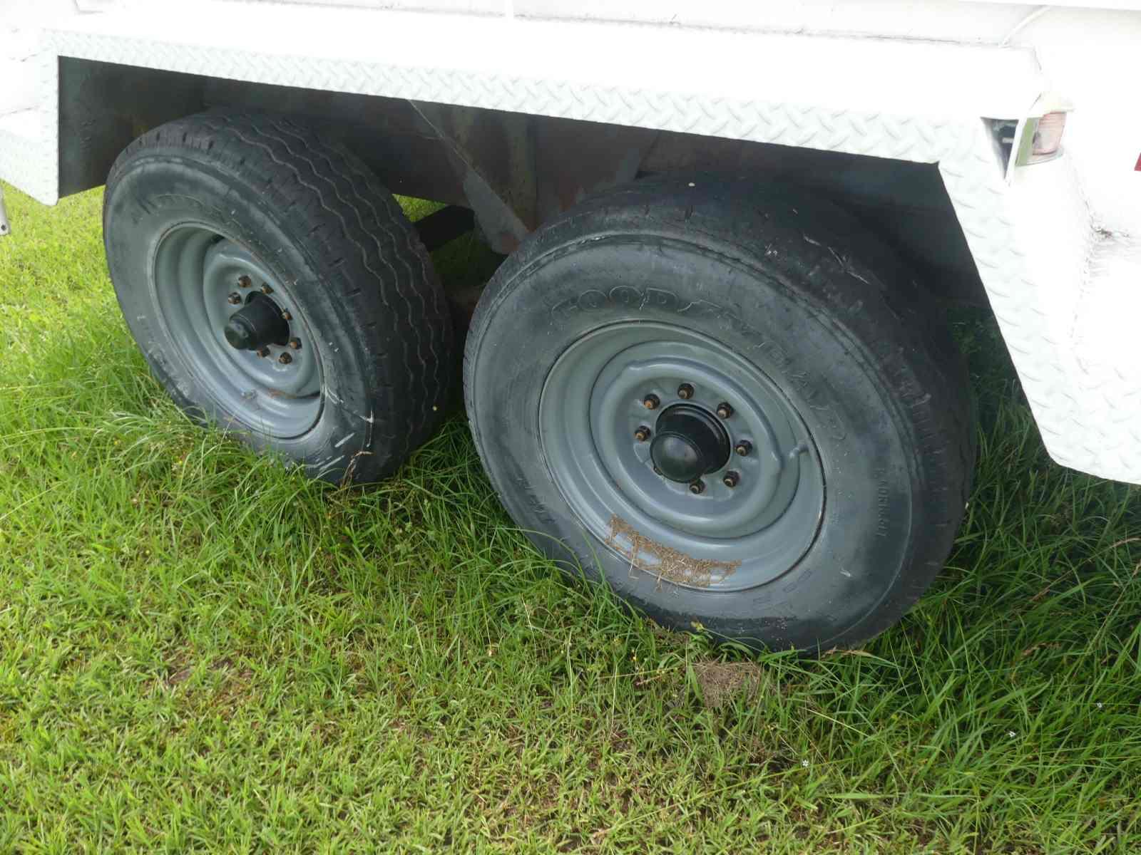 Extendable Pole Trailer (No Title - Bill of Sale Only): Pintle Hitch, T/A