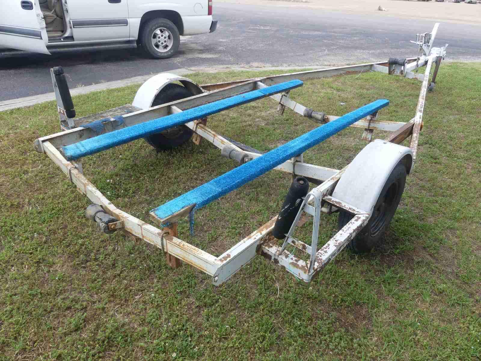 17' Boat Trailer: Bumper-pull