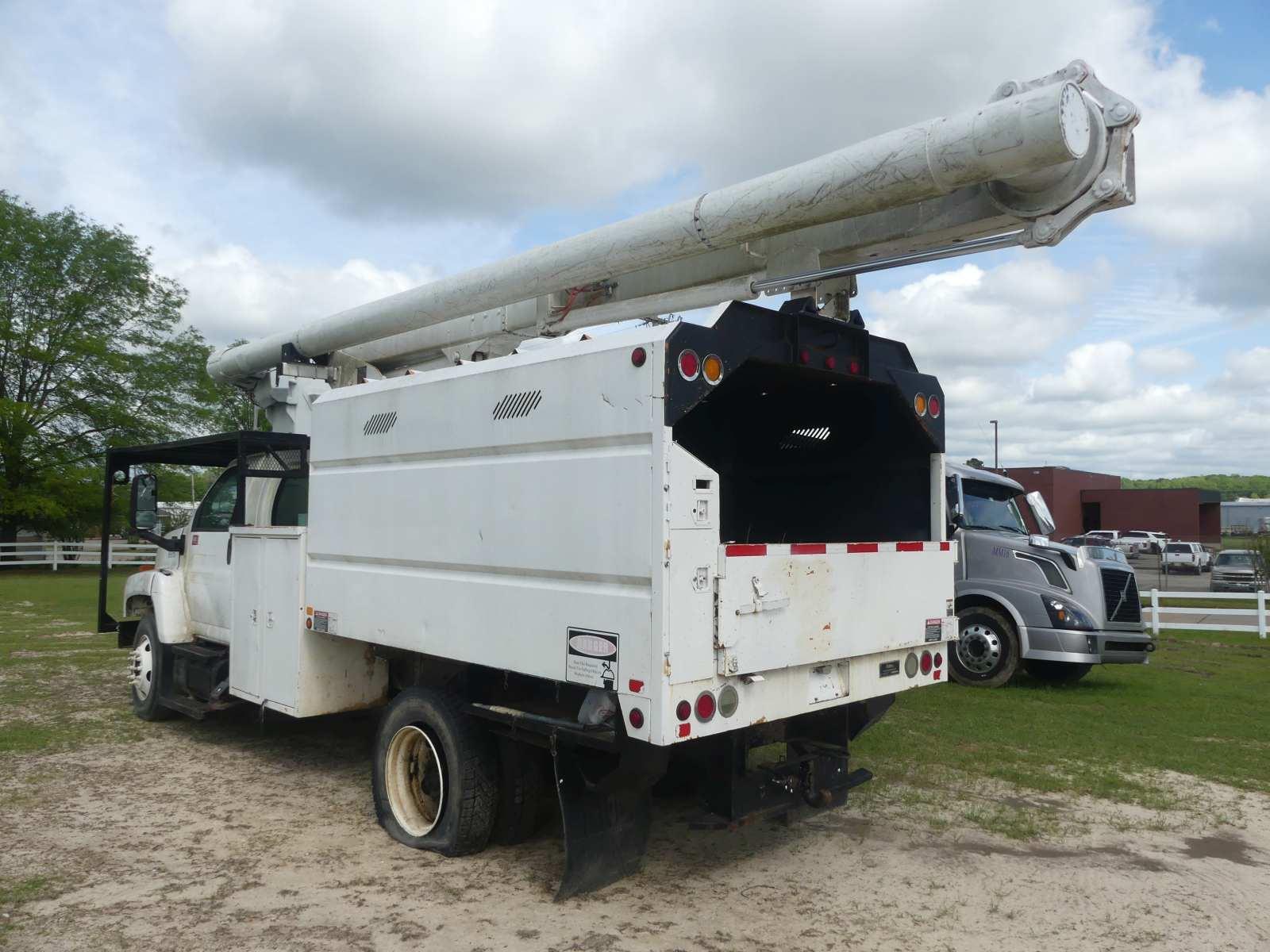 2008 GMC Topkick Bucket Truck, s/n 1GDL7C1GX8F413036 (Inoperable)