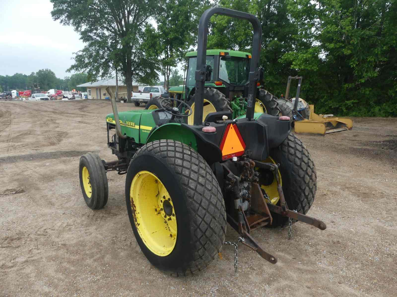 John Deere 5105 Tractor, s/n LV5105B111124: Rollbar