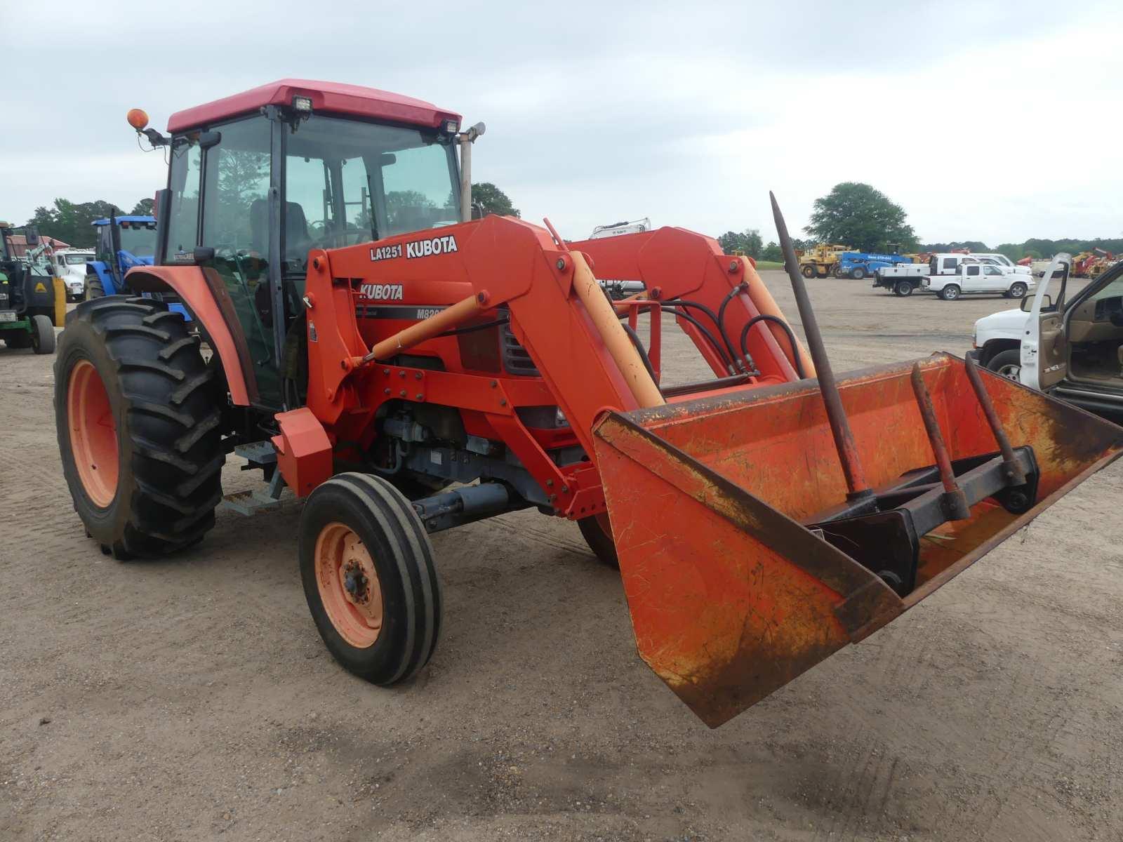 2005 Kubota M8200 Tractor, s/n 11285: Encl. Cab, LA1251 Loader w/ Bkt. & Ha