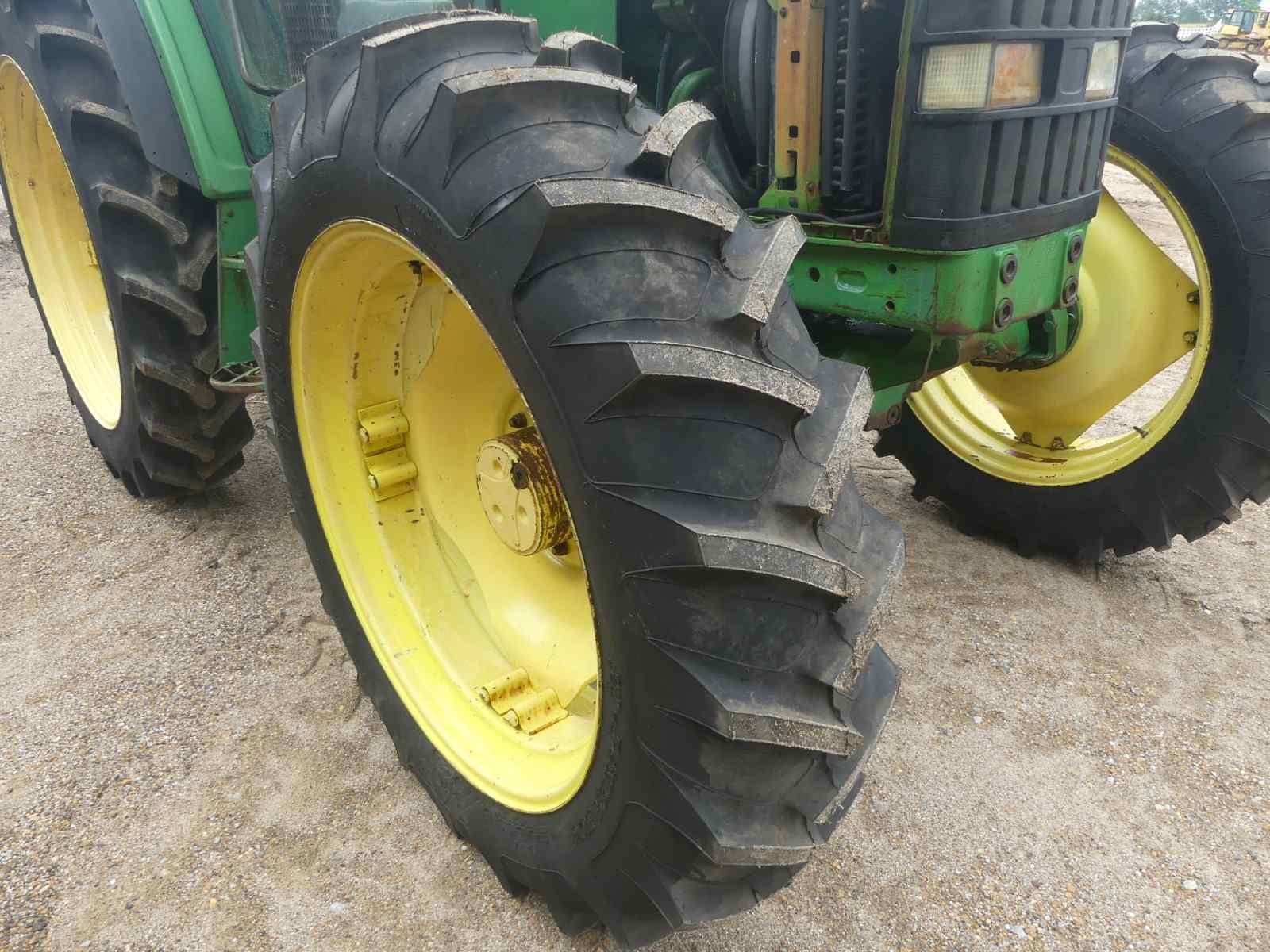 John Deere 6400 MFWD Tractor, s/n L06400M134925: Encl. Cab, Meter Shows 432