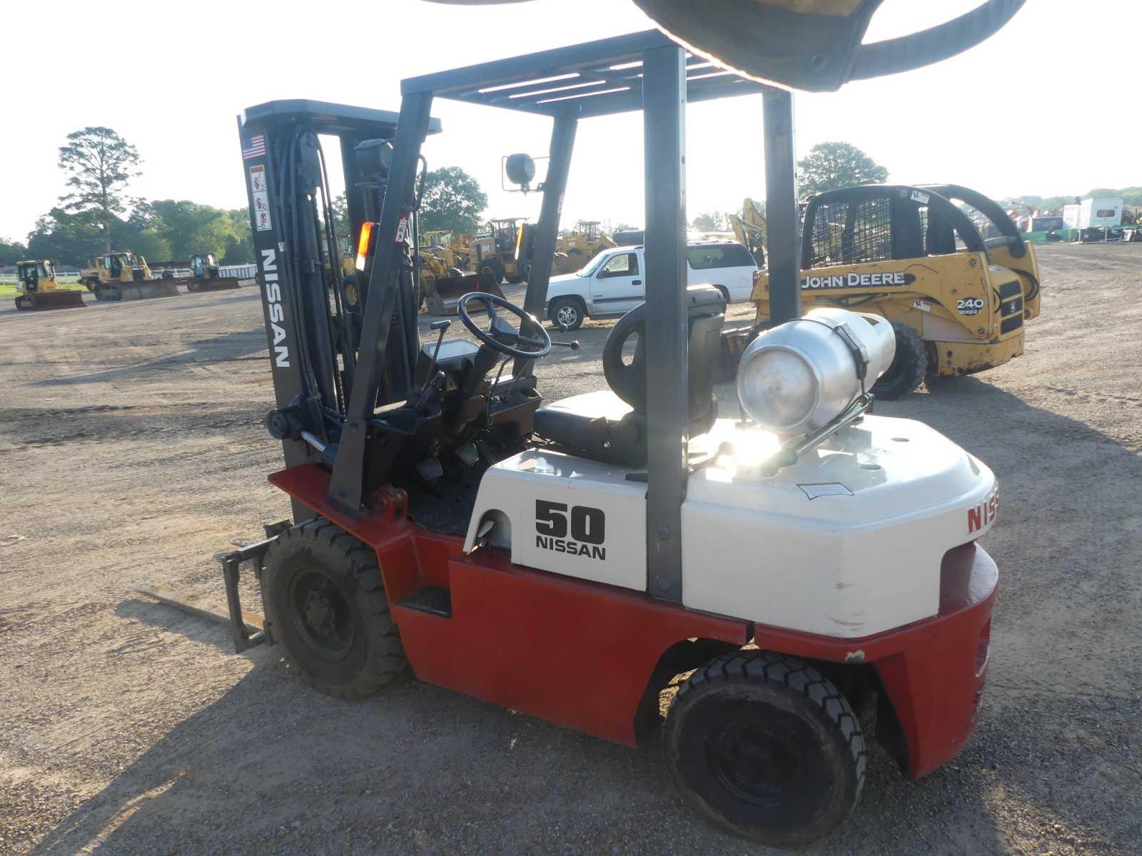 Nissan PJ02-25 Forklift, s/n PJ02-9H6370: LP Gas, Triple Stage Mast, Side S