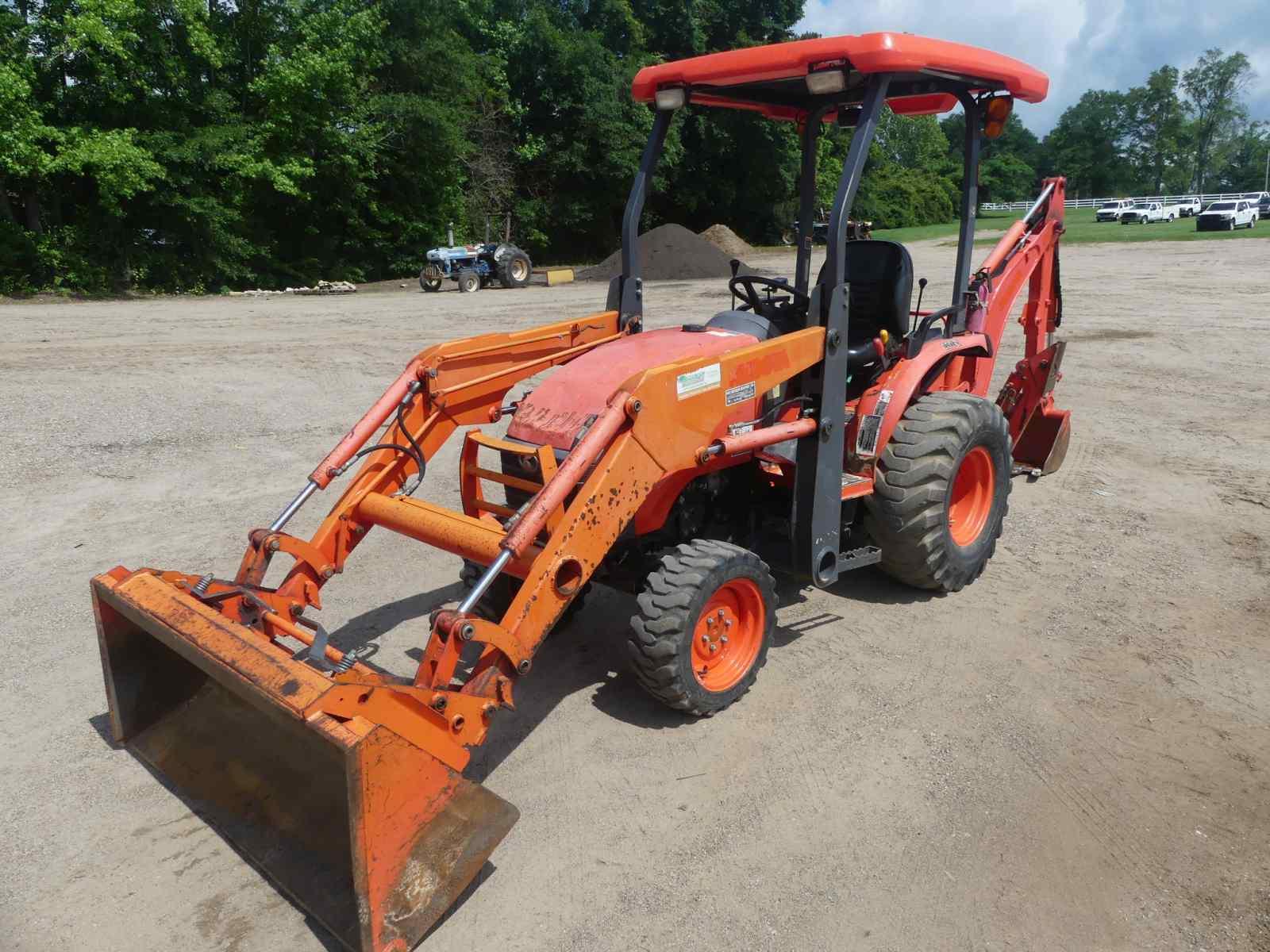 Kubota B26 4WD Loader Backhoe, s/n 54310: Hydrostatic, Meter Shows 4007 hrs