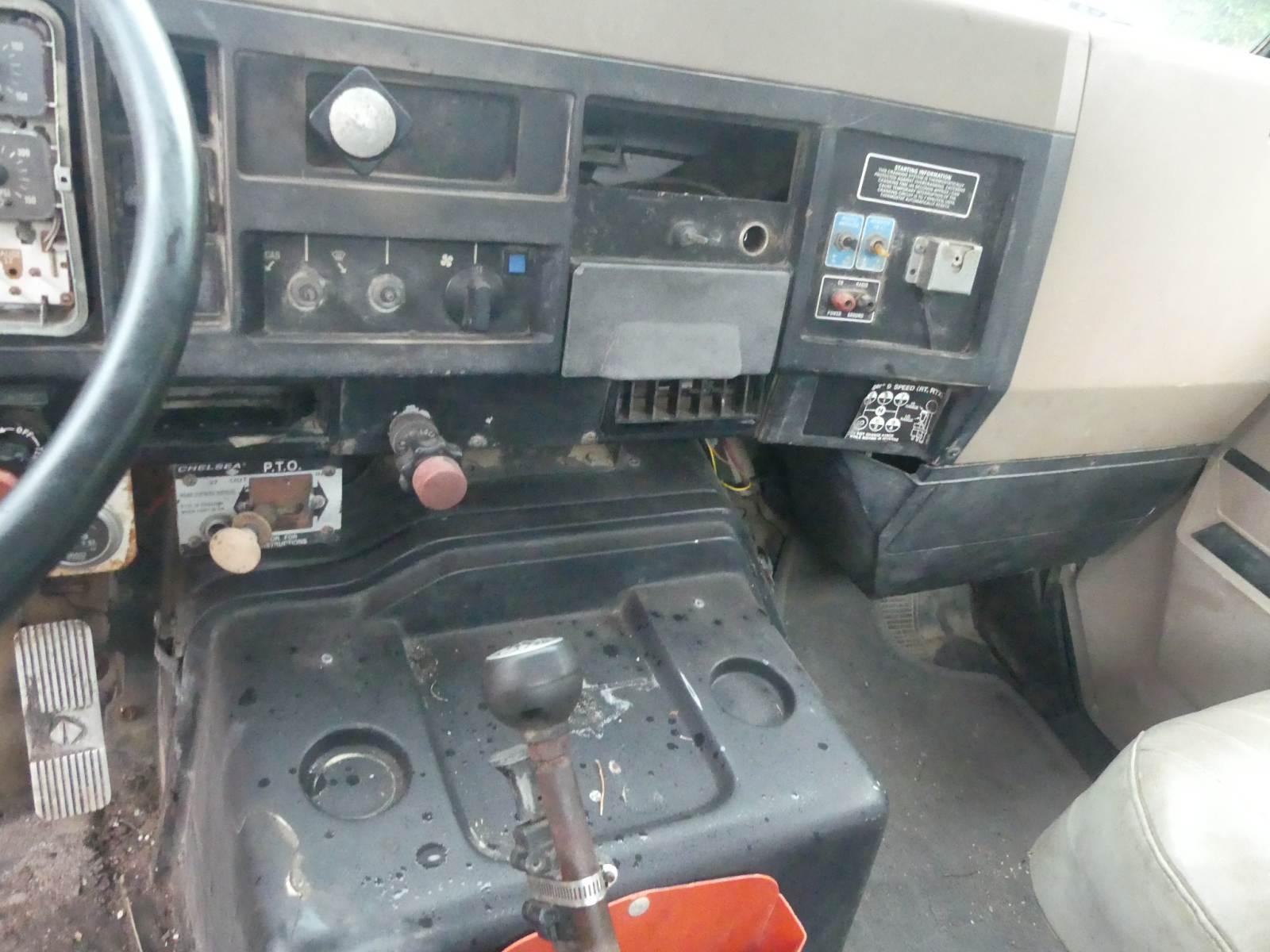 1990 International 8100 Asphalt Truck, s/n 1HTHBGEN4LH257892 (Title Delay):